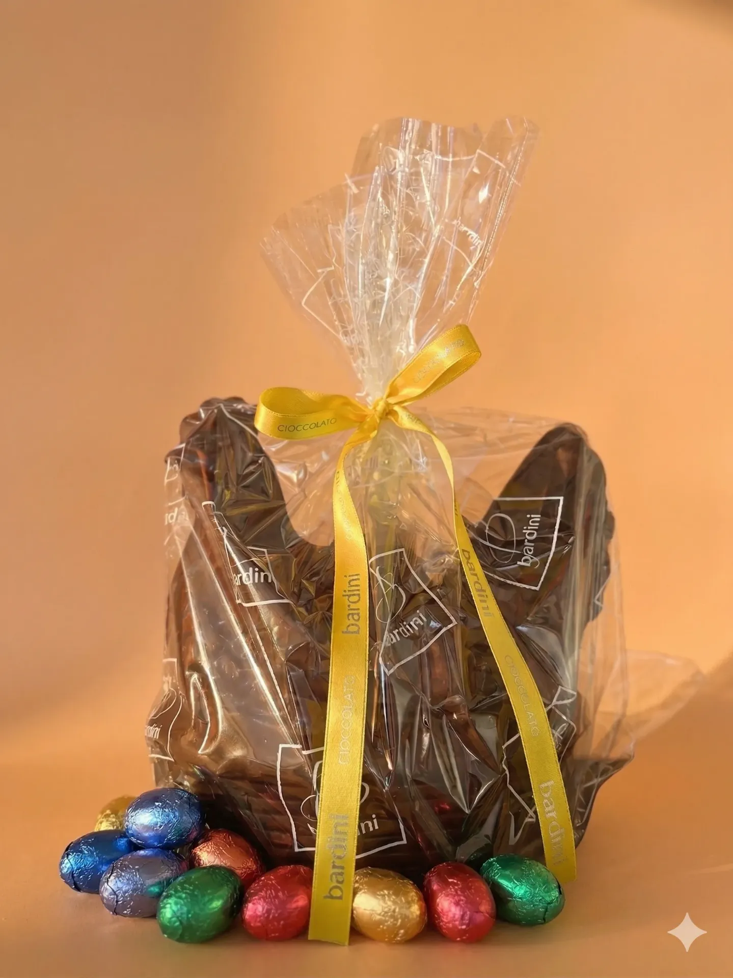 Chioccia fondente grande con cioccolatini 